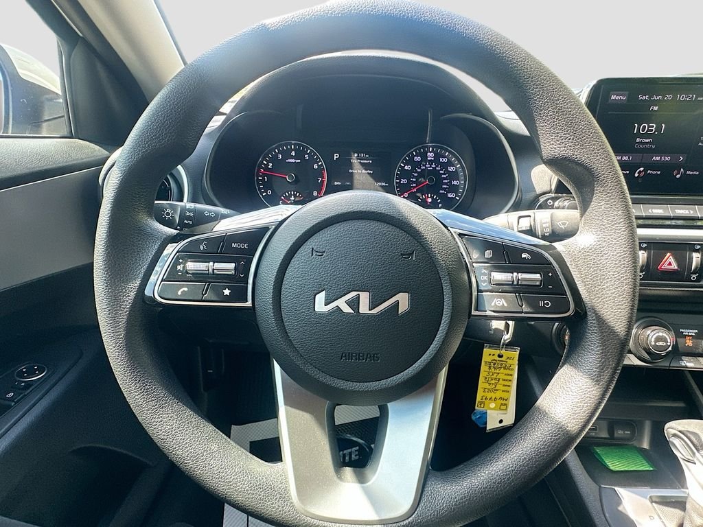 Used 2023 Snow White Pearl Kia LXS image 12