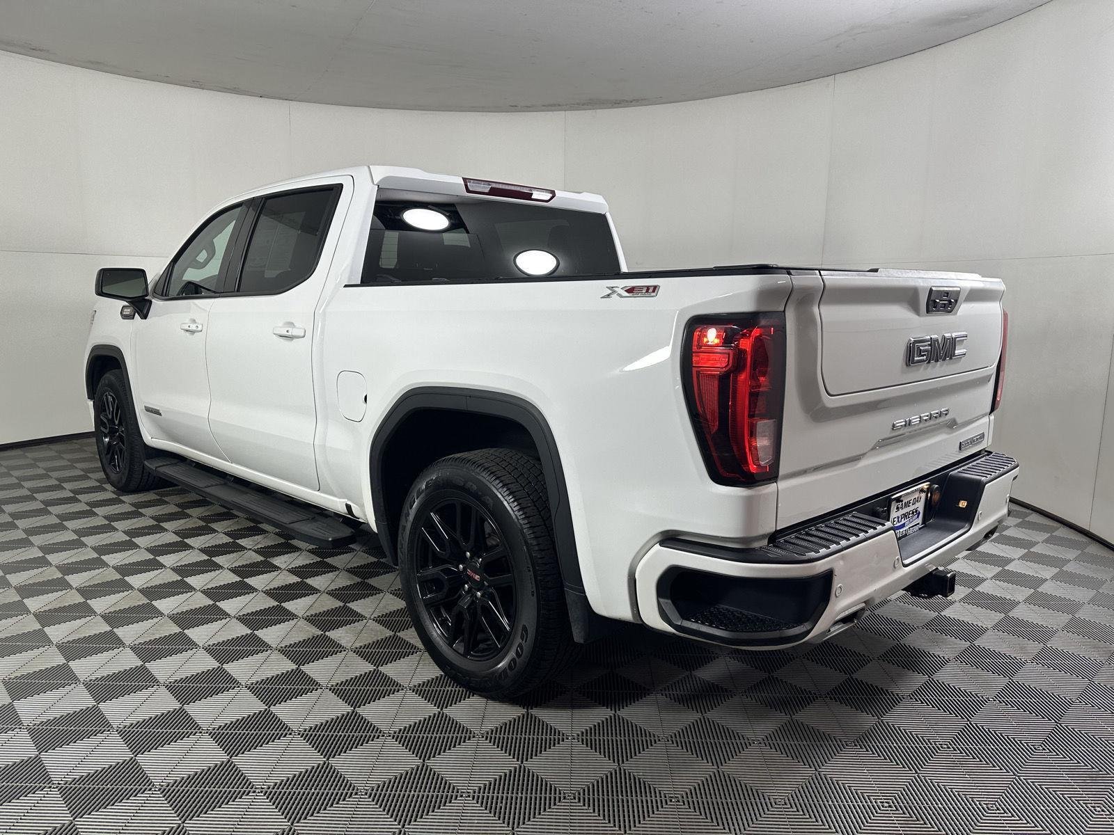 Used 2022 Summit White GMC Elevation image 9