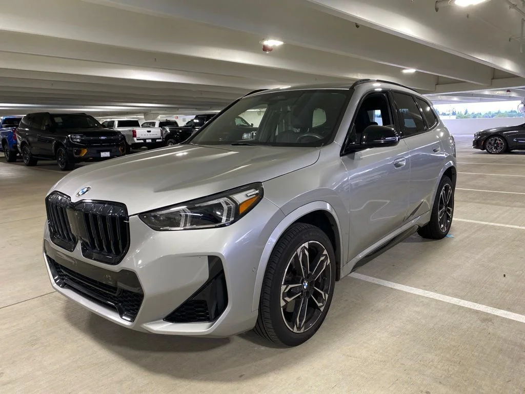 Used 2023 Silver Metallic BMW xDrive28i image 1