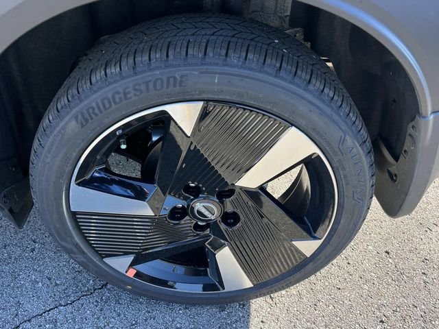 New 2026 Canyon Bronze Metallic Nissan SR image 11