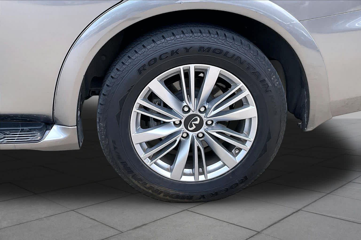 Used 2020 Graphite Shadow INFINITI LUXE image 10