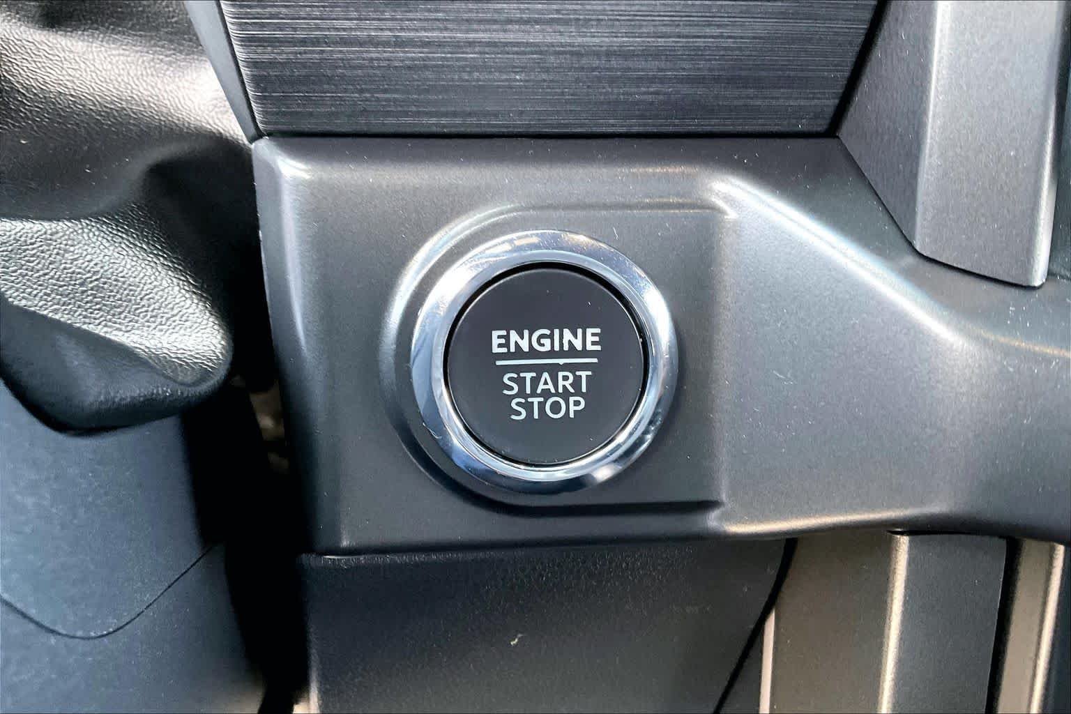Used 2024 Agate Black Metallic Ford XLT image 32