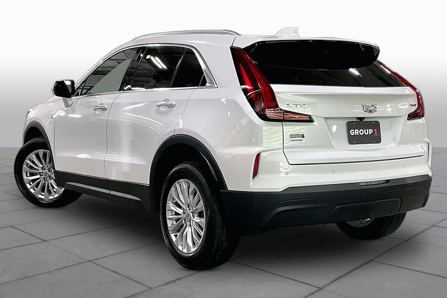 Used 2024 Crystal White Tricoat Cadillac AWD Luxury image 12