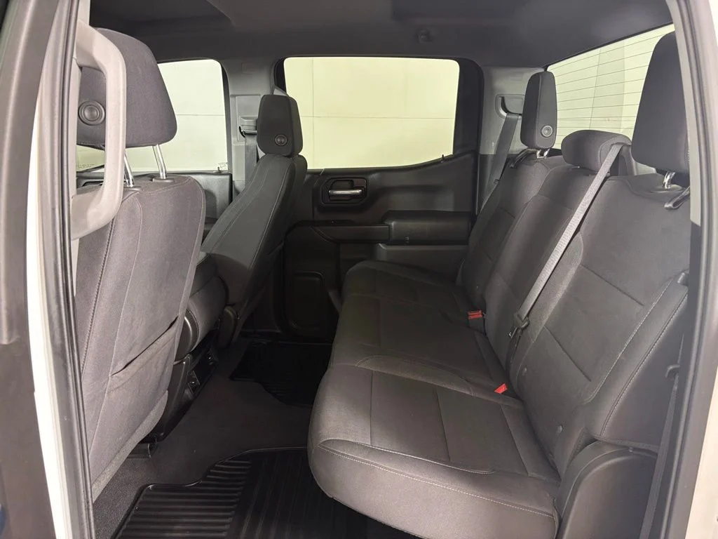 Used 2023 White Chevrolet Custom image 34