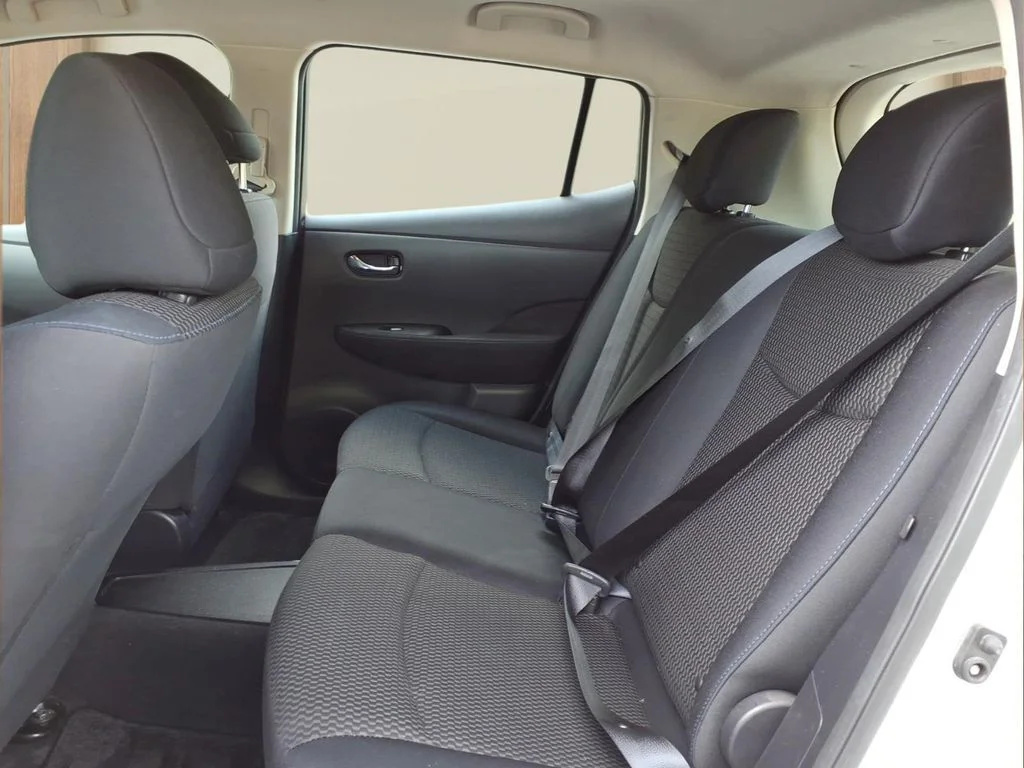 Used 2016 Silver Nissan S image 21