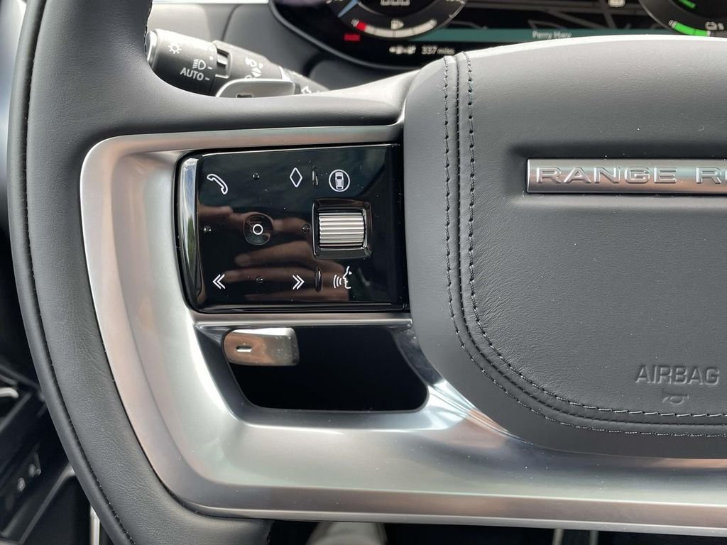 New 2026 Carpathian Grey Land Rover SE image 36