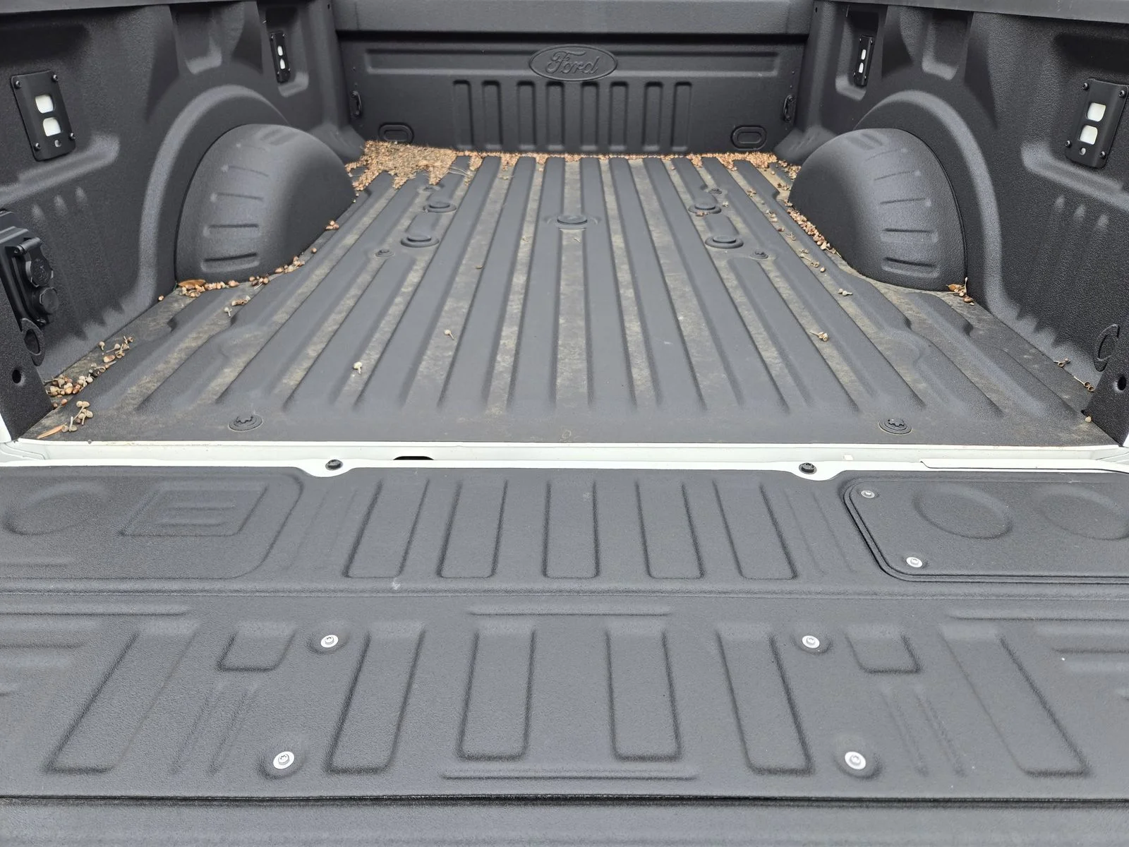 New 2026 Star White Metallic Tri-Coat Ford F-250® Lariat® image 20