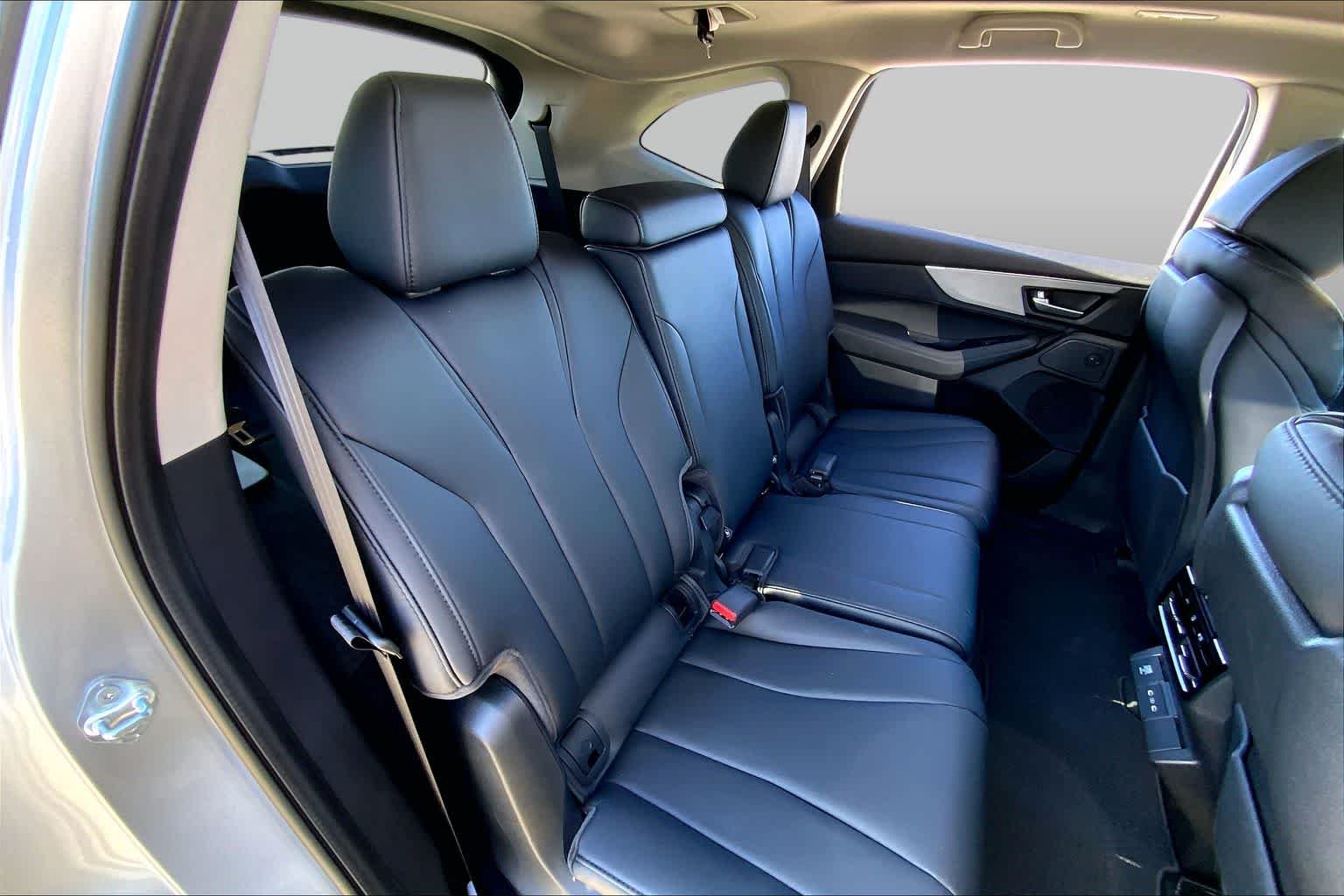 Used 2026 Solar Silver Metallic Acura  image 18