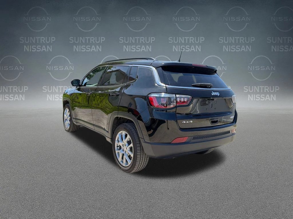 Used 2024 Black Jeep Latitude Lux image 35