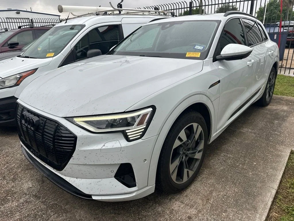 2022 Audi e-tron Premium