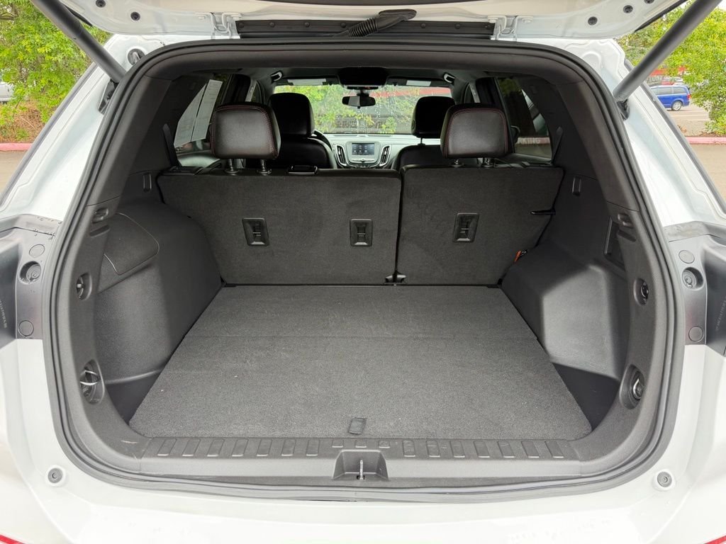 Used 2022 Summit White Chevrolet RS image 10