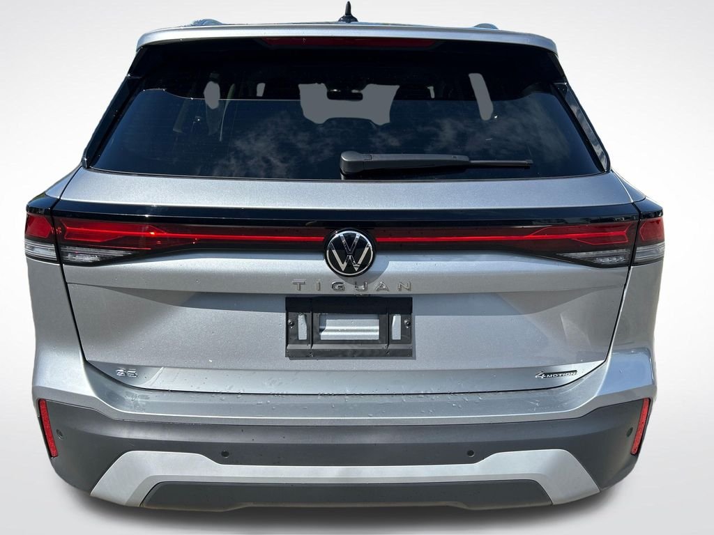 New 2026 Silver Volkswagen 2.0T SE image 4