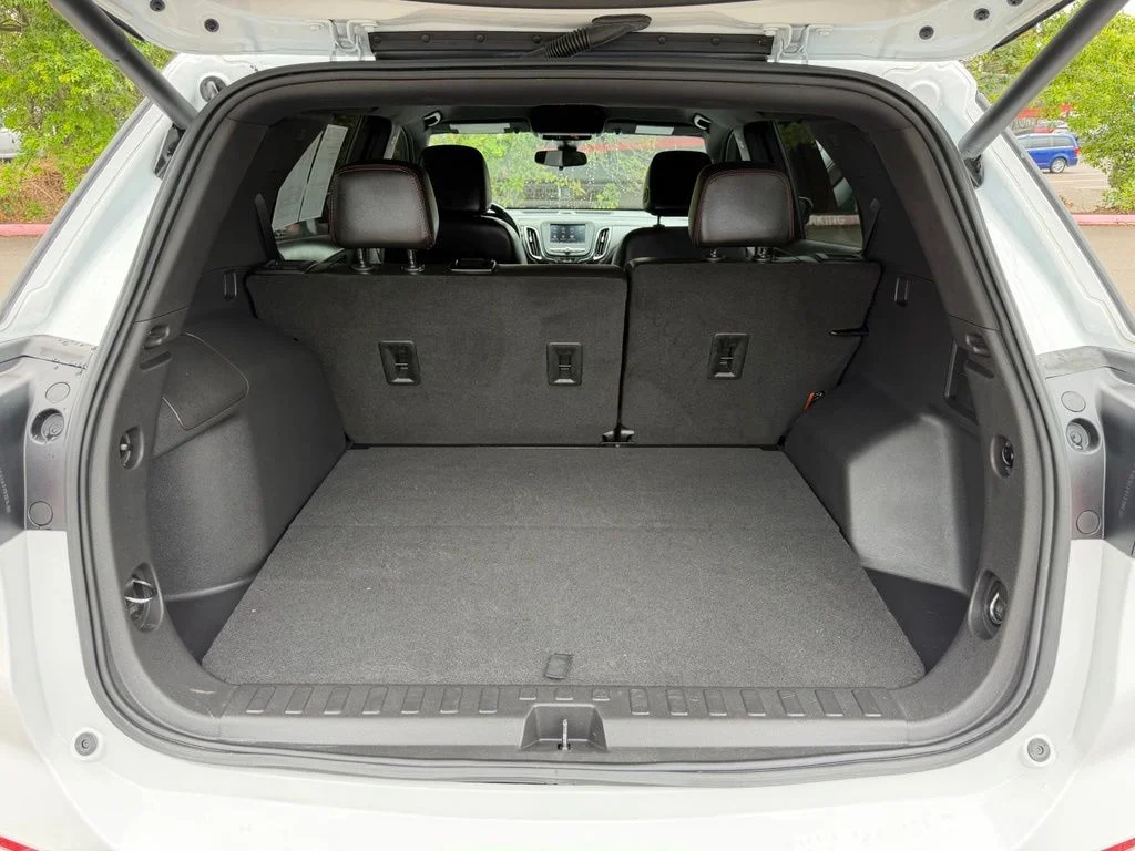 Used 2022 Summit White Chevrolet RS image 10