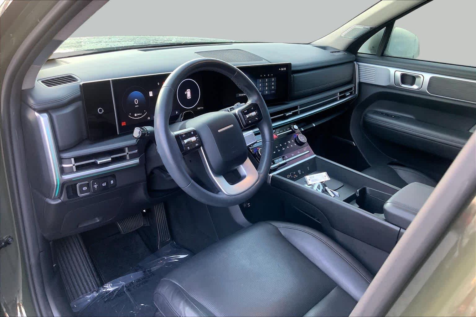 Used 2024 Rockwood Green Hyundai Limited image 17
