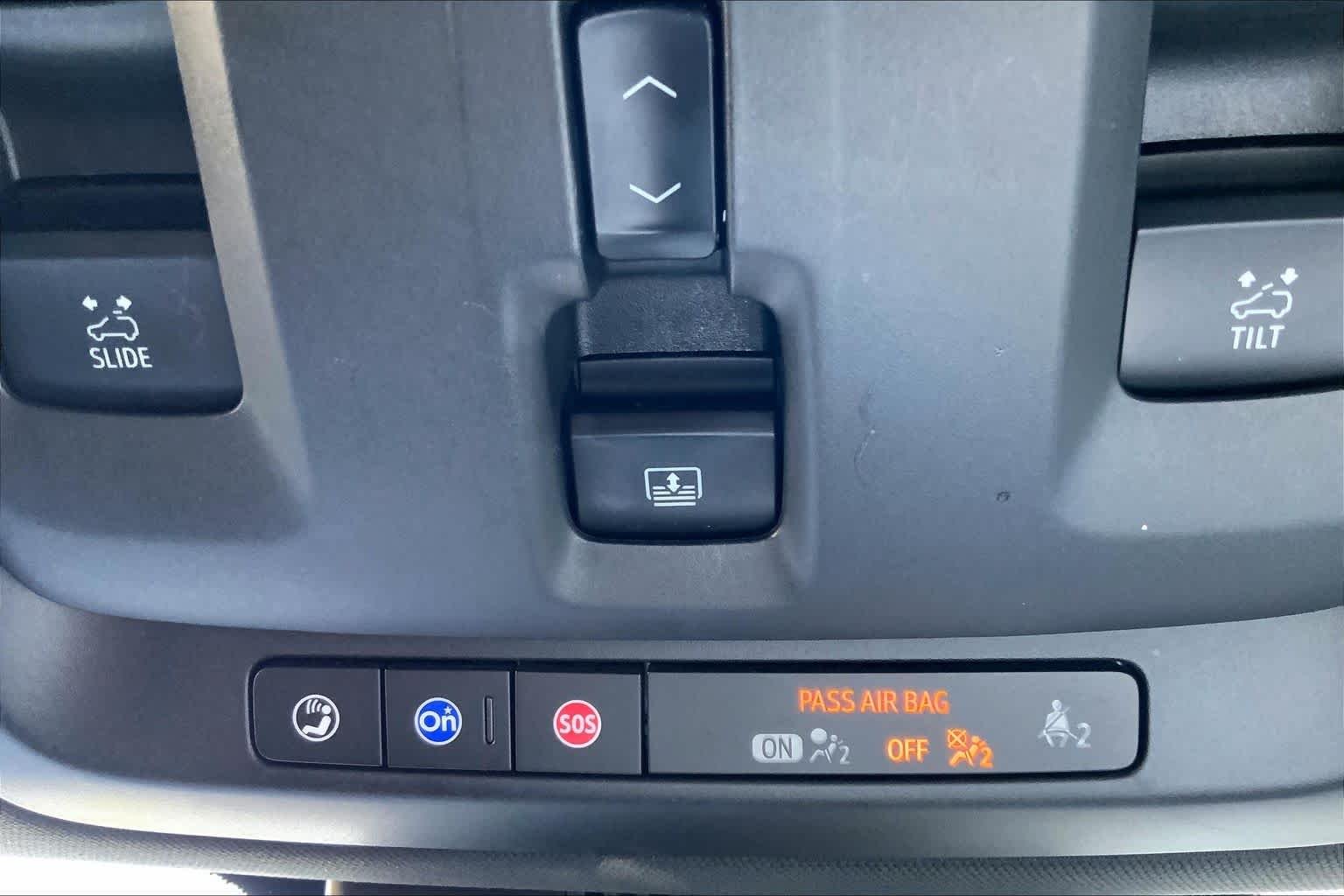 Used 2023 Midnight Blue Metallic GMC Denali image 33