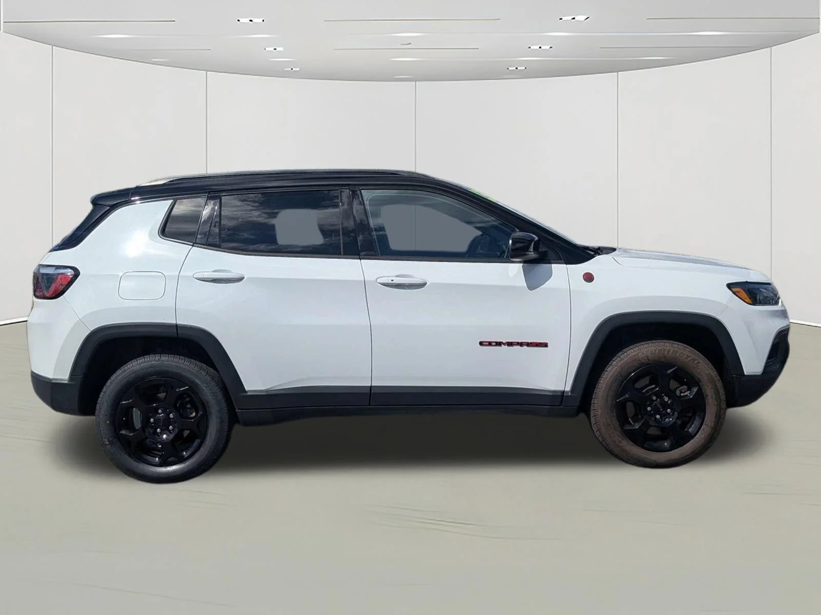 Used 2023 White Jeep Trailhawk image 2