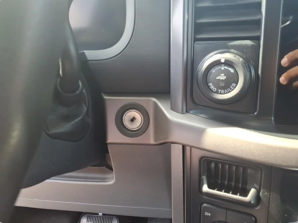 Used 2024 Silver Ford XLT image 19