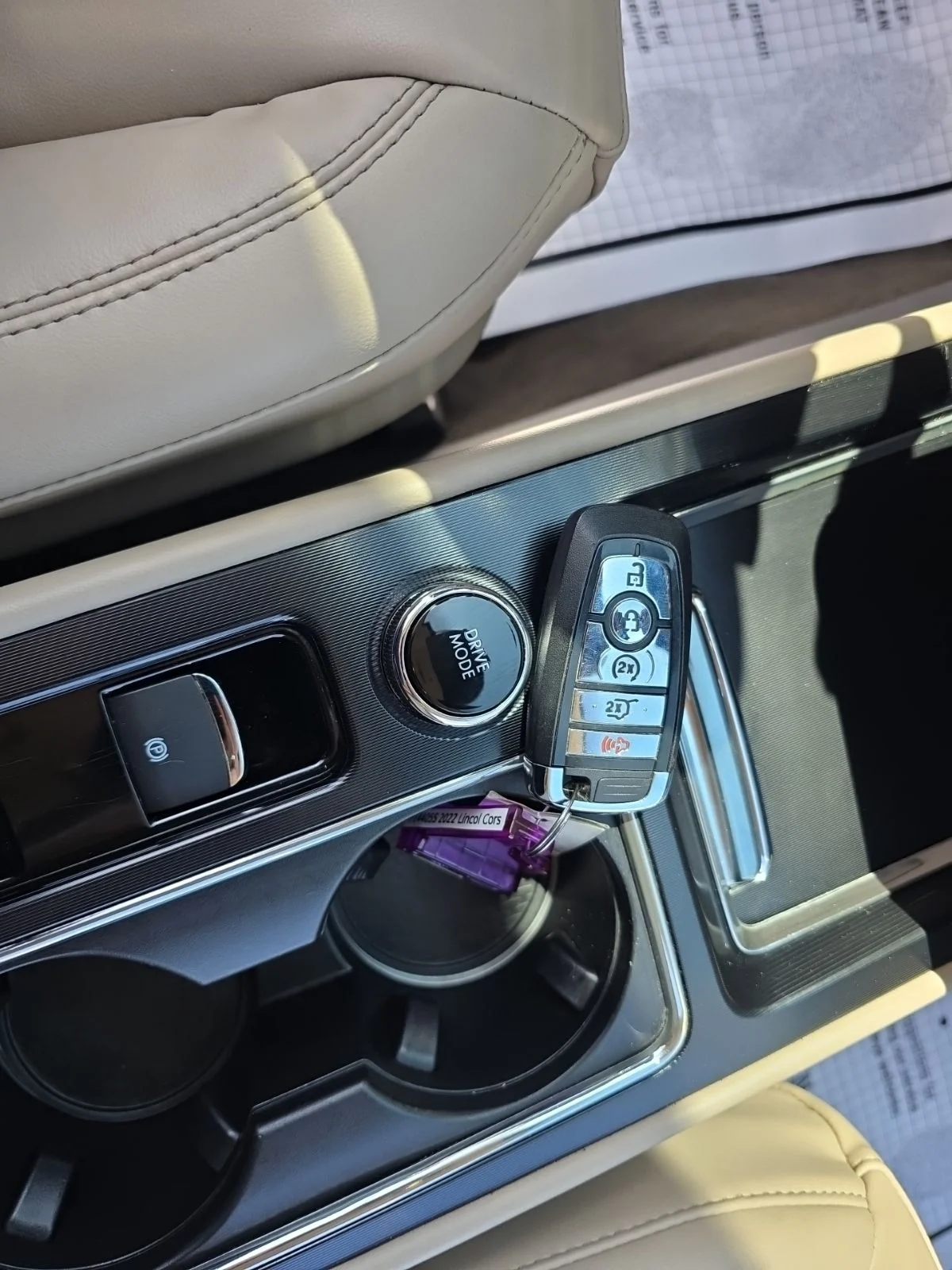Used 2022 Smoke Metallic Lincoln Standard image 19