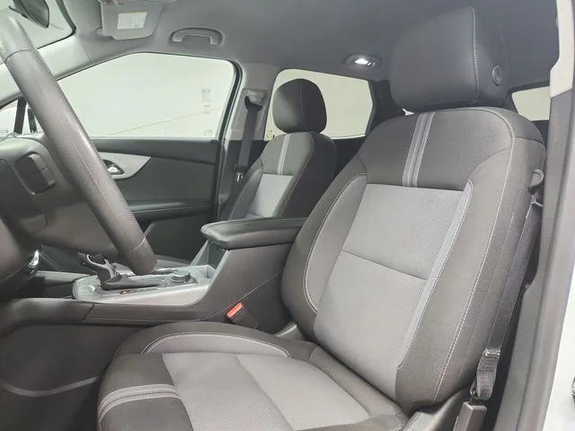 Used 2025 White Chevrolet LT image 10