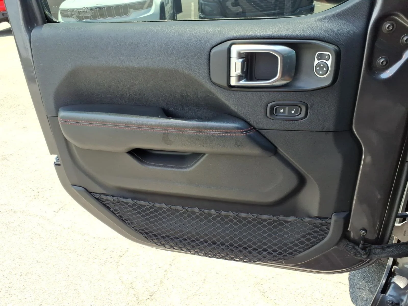 Used 2018 Granite Crystal Metallic Clearcoat Jeep Rubicon image 27