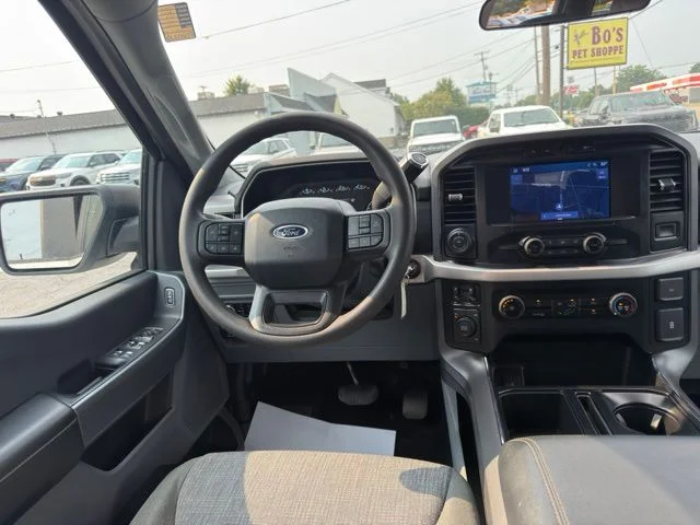 Used 2023 Oxford White Ford XLT image 25