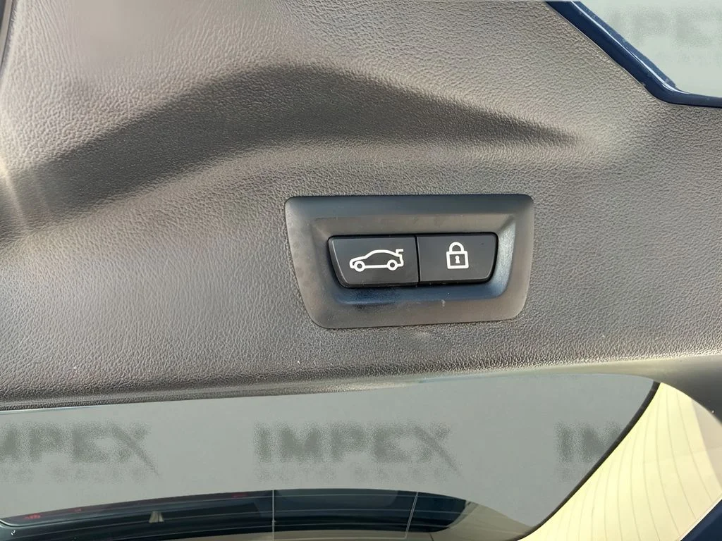 Used 2021 Blue BMW xDrive40i image 27