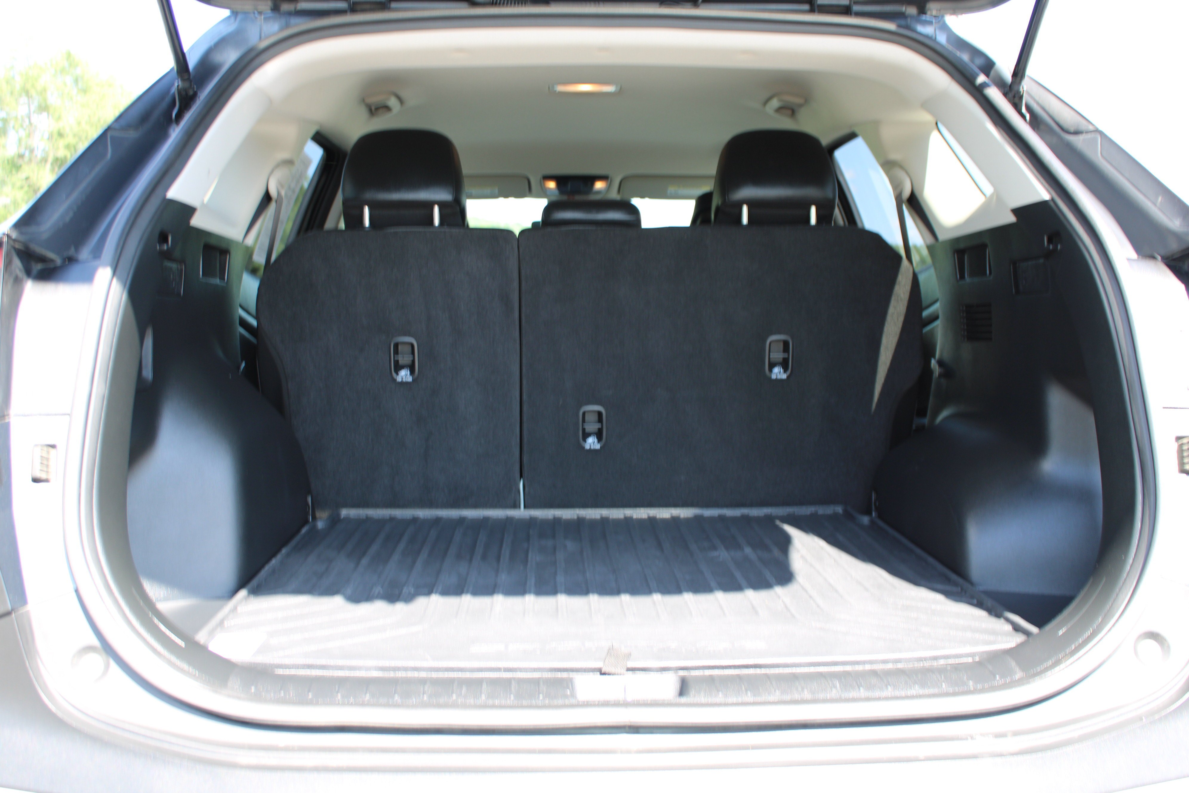 Used 2024 Gravity Gray Kia EX image 12