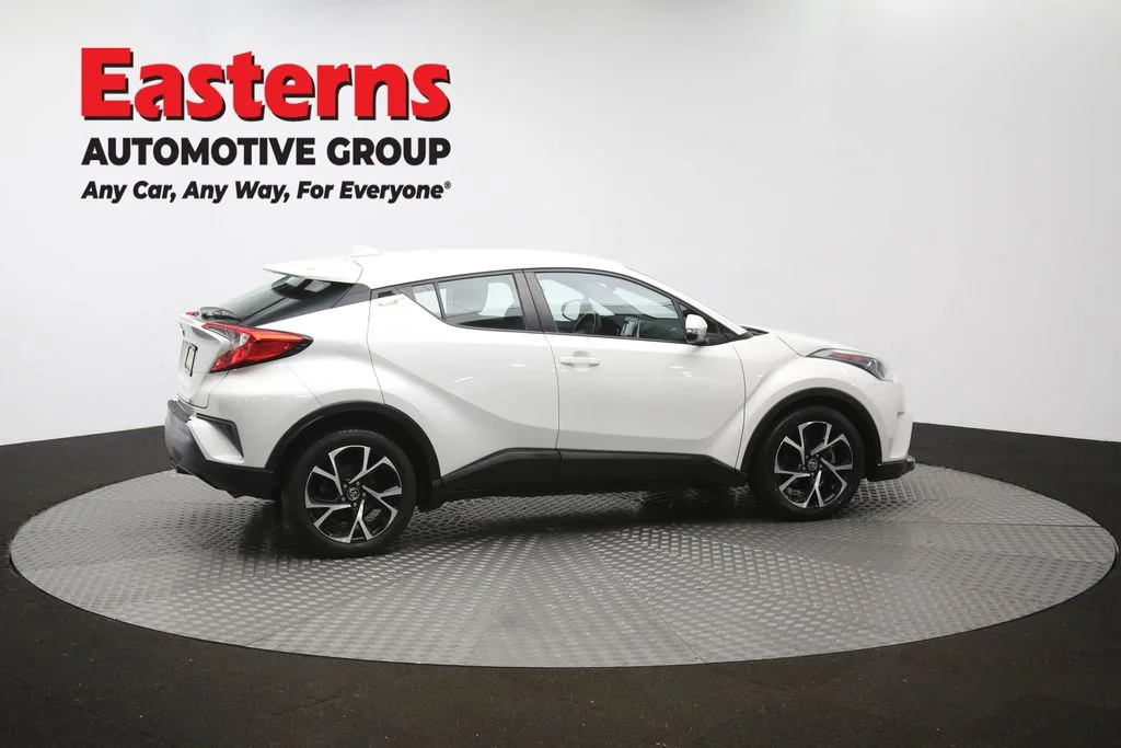 Used 2018 White Toyota XLE Premium image 43