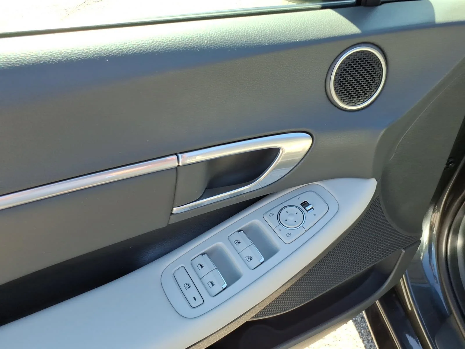 Used 2022 Portofino Gray HYUNDAI  image 13