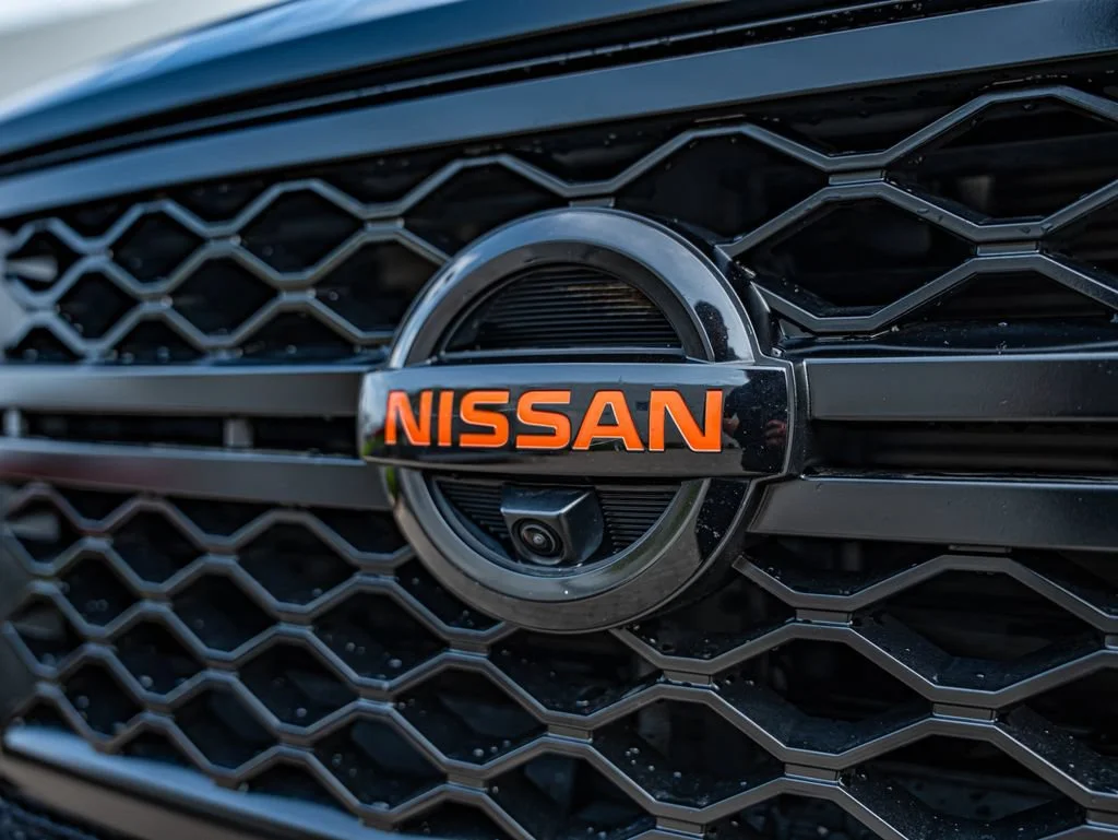 Used 2022 Super Black Nissan PRO-4X image 12
