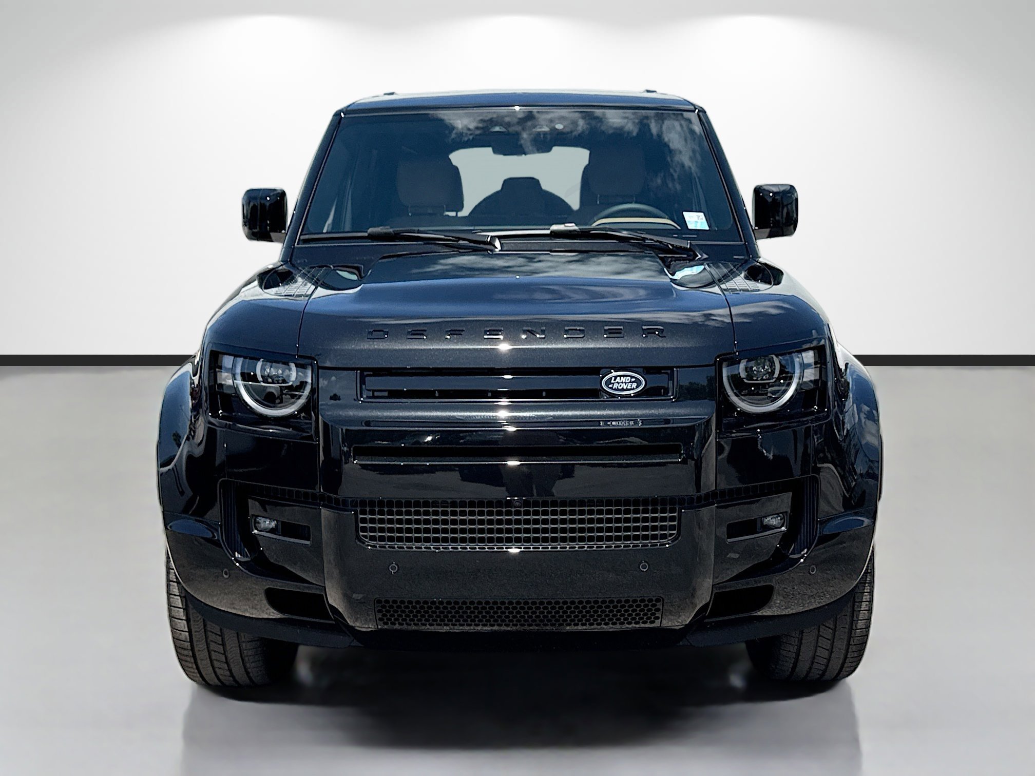 New 2026 Santorini Black Land Rover X-Dynamic SE image 8
