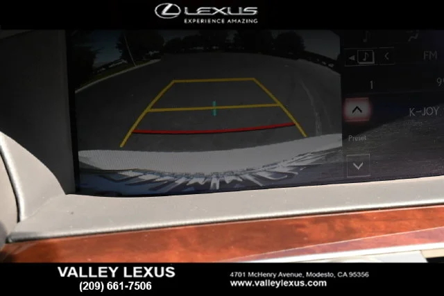 Used 2015  Lexus 460 image 7