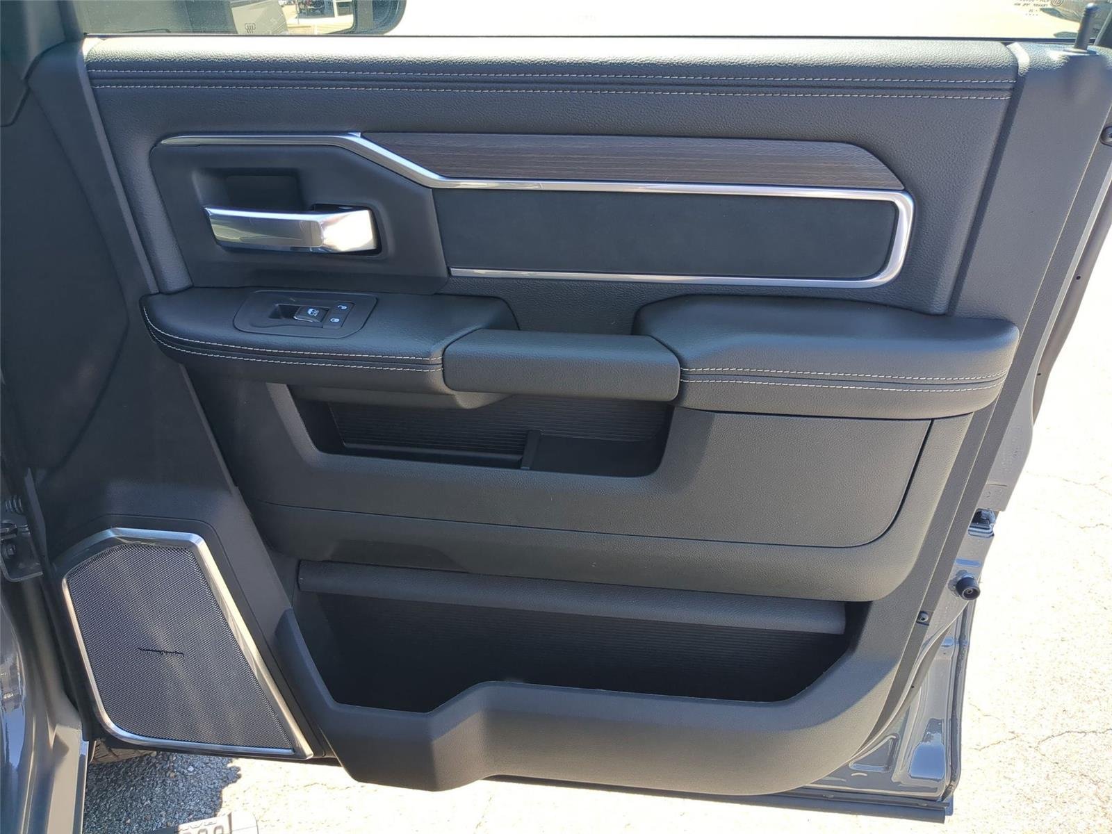 New 2026 Ceramic Gray Clear-Coat Exterior Paint RAM Laramie image 30