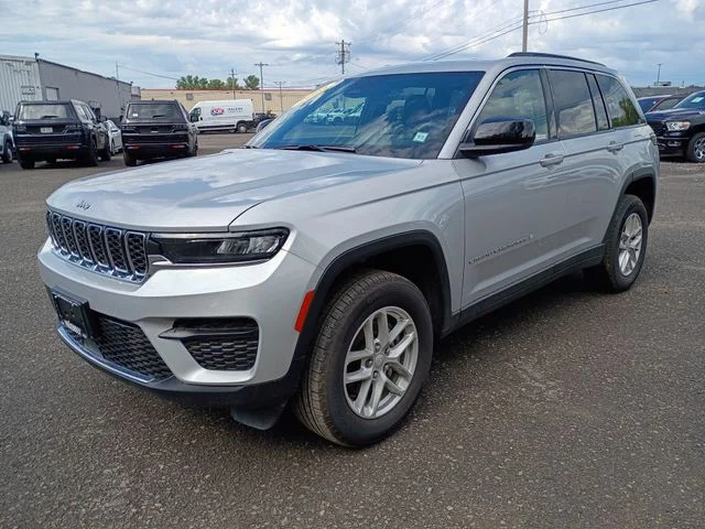 Used 2025 Silver Jeep Laredo X image 1