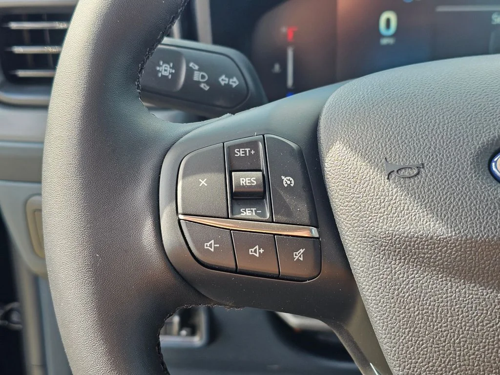 New 2025 Black Ford XLT image 27