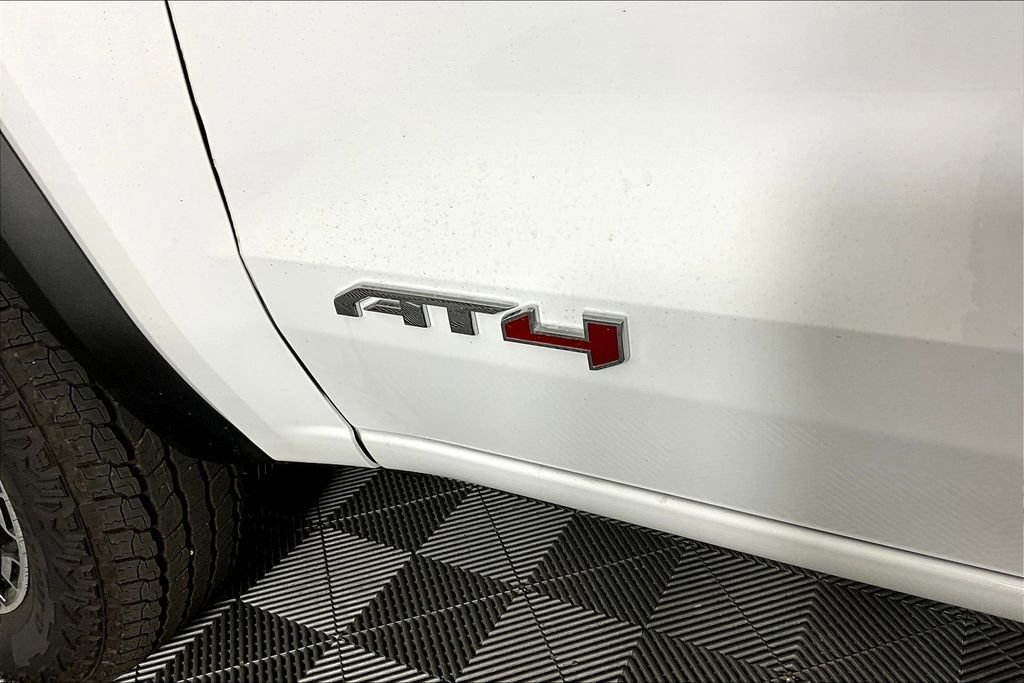 2026 GMC Canyon AT4 - Photo 9