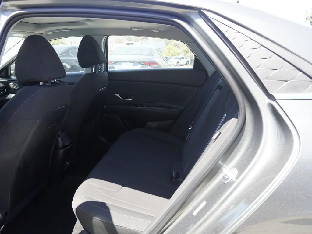 Used 2025 Gray Hyundai SEL Convenience image 19