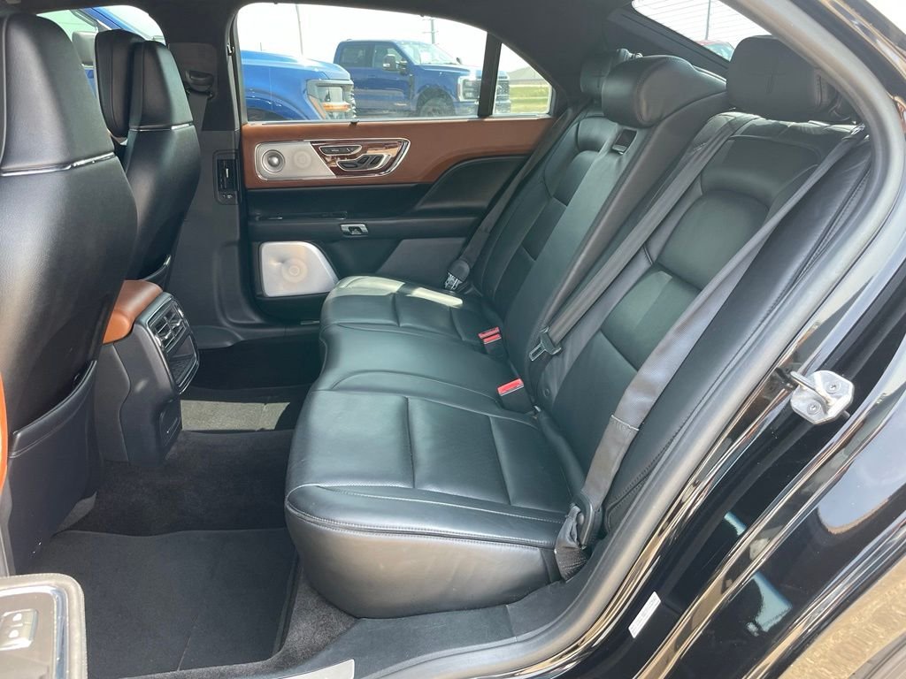 Used 2017 Black Lincoln Black Label image 8