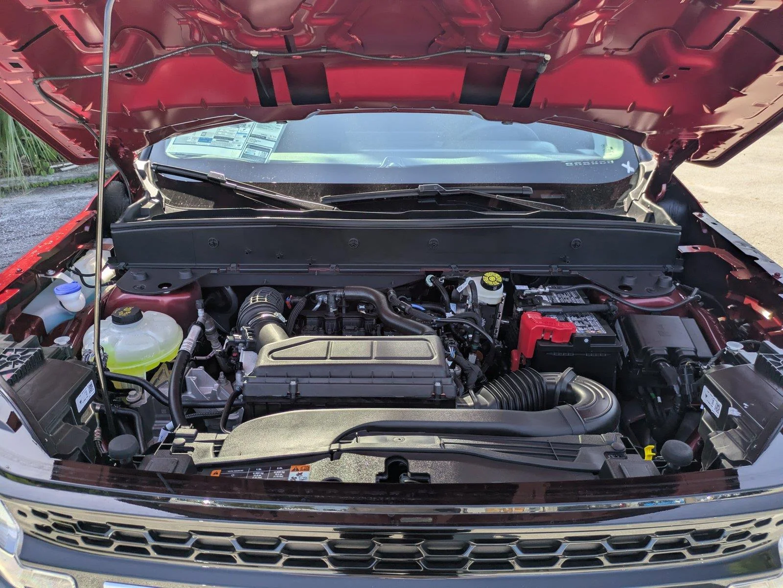 New 2026 Ruby Red Metallic Tinted Clearcoat Ford Outer Banks® image 32