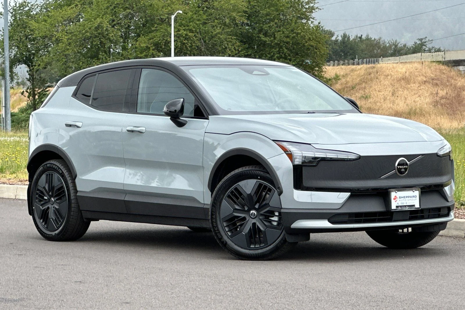 2026 Volvo EX30 Twin Motor Cross Country Ultra's photo