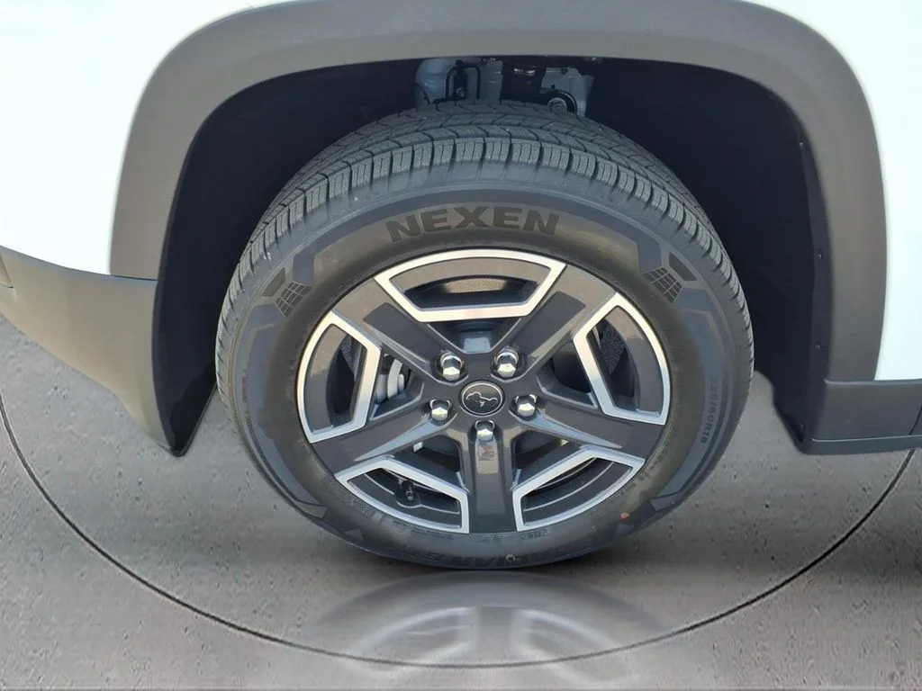 New 2026 Bright White Clearcoat Jeep Laredo image 4