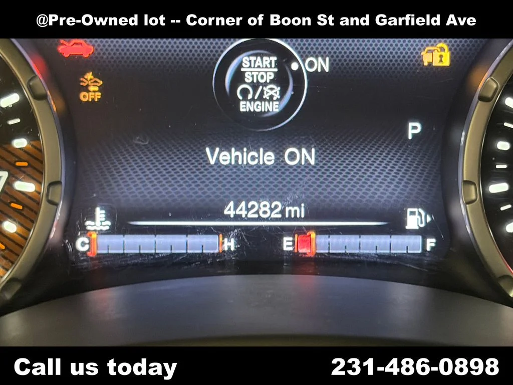 Used 2021 Silver Jeep Latitude image 24