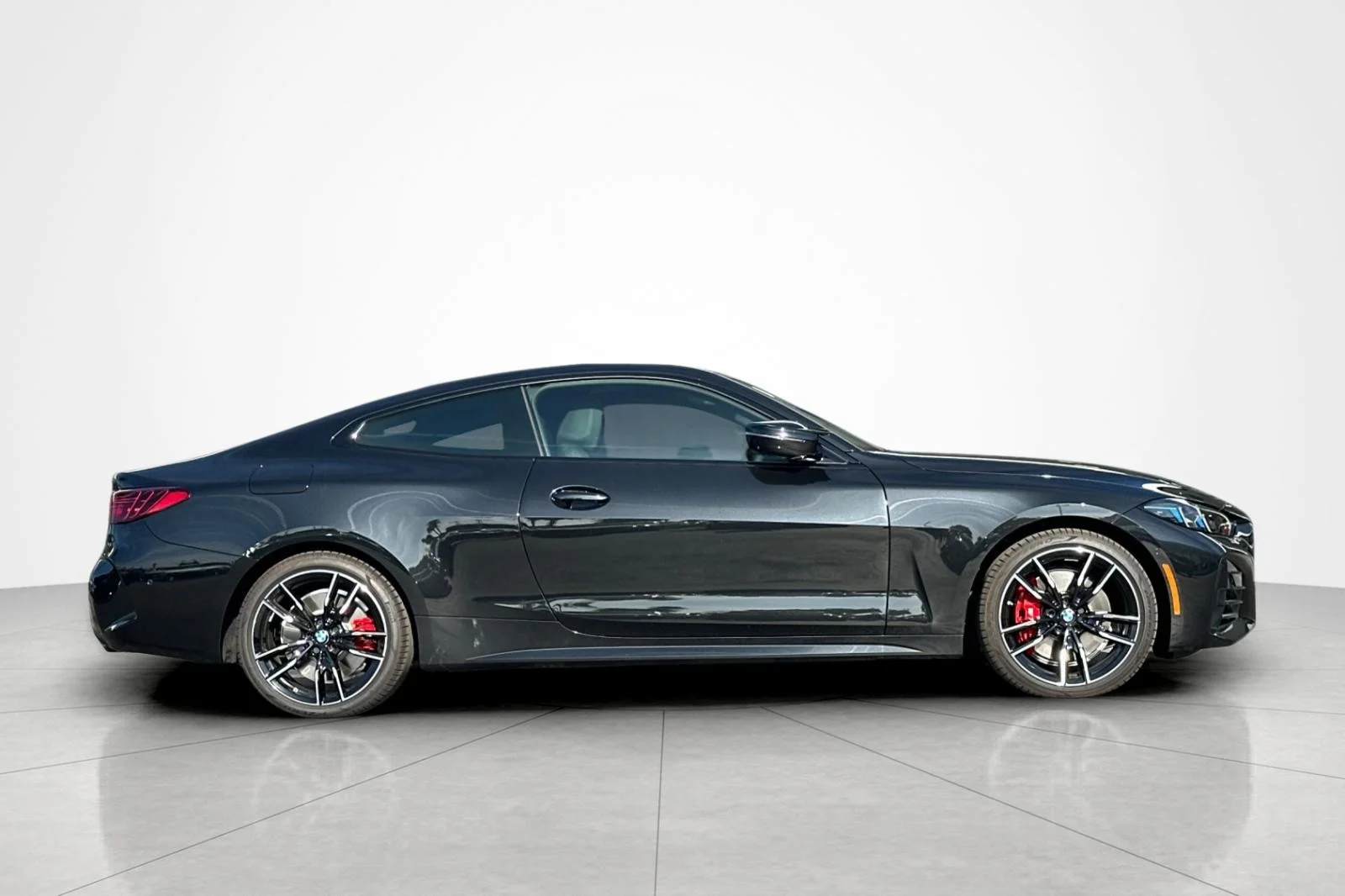 2026 BMW 4 Series M440i - Photo 6