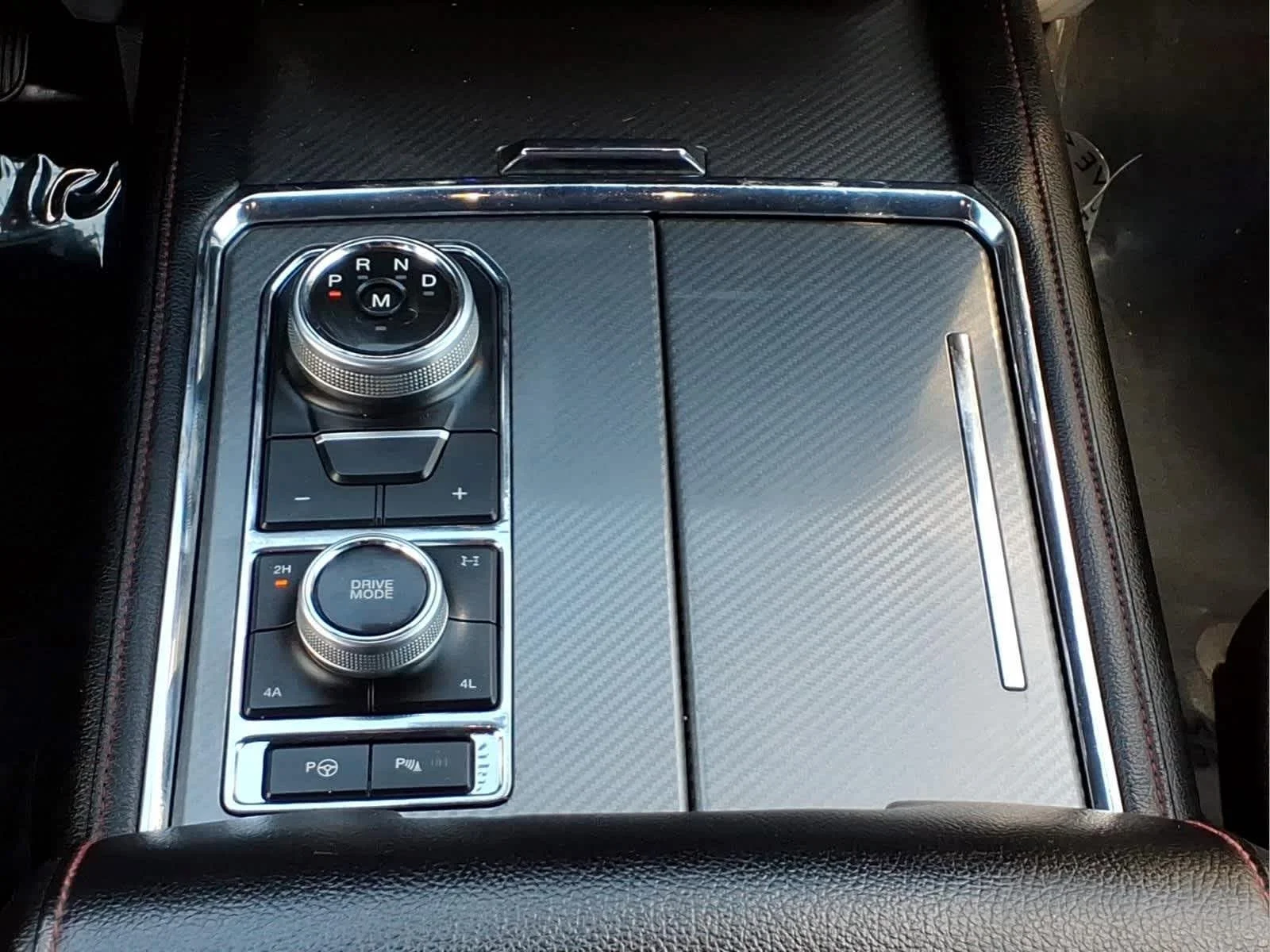 Used 2019 Magnetic Ford Limited image 26