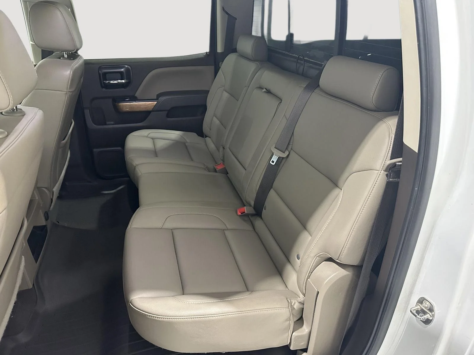 Used 2018 SUMMIT WHITE Chevrolet LTZ image 23