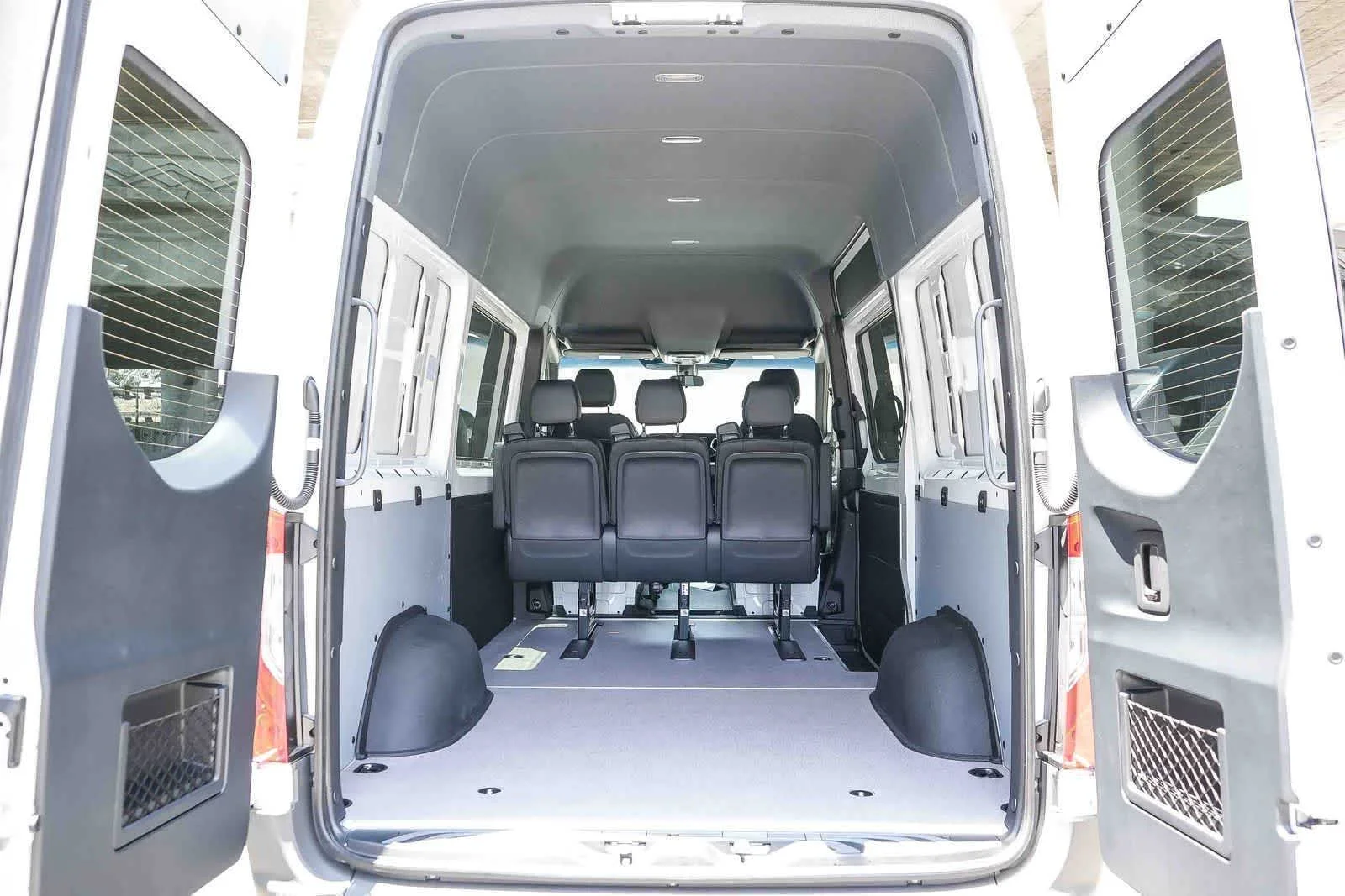 New 2026 Arctic White Mercedes-Benz Crew 144WB High Roof RWD 2.0L I4 Diesel Turbo HO image 32