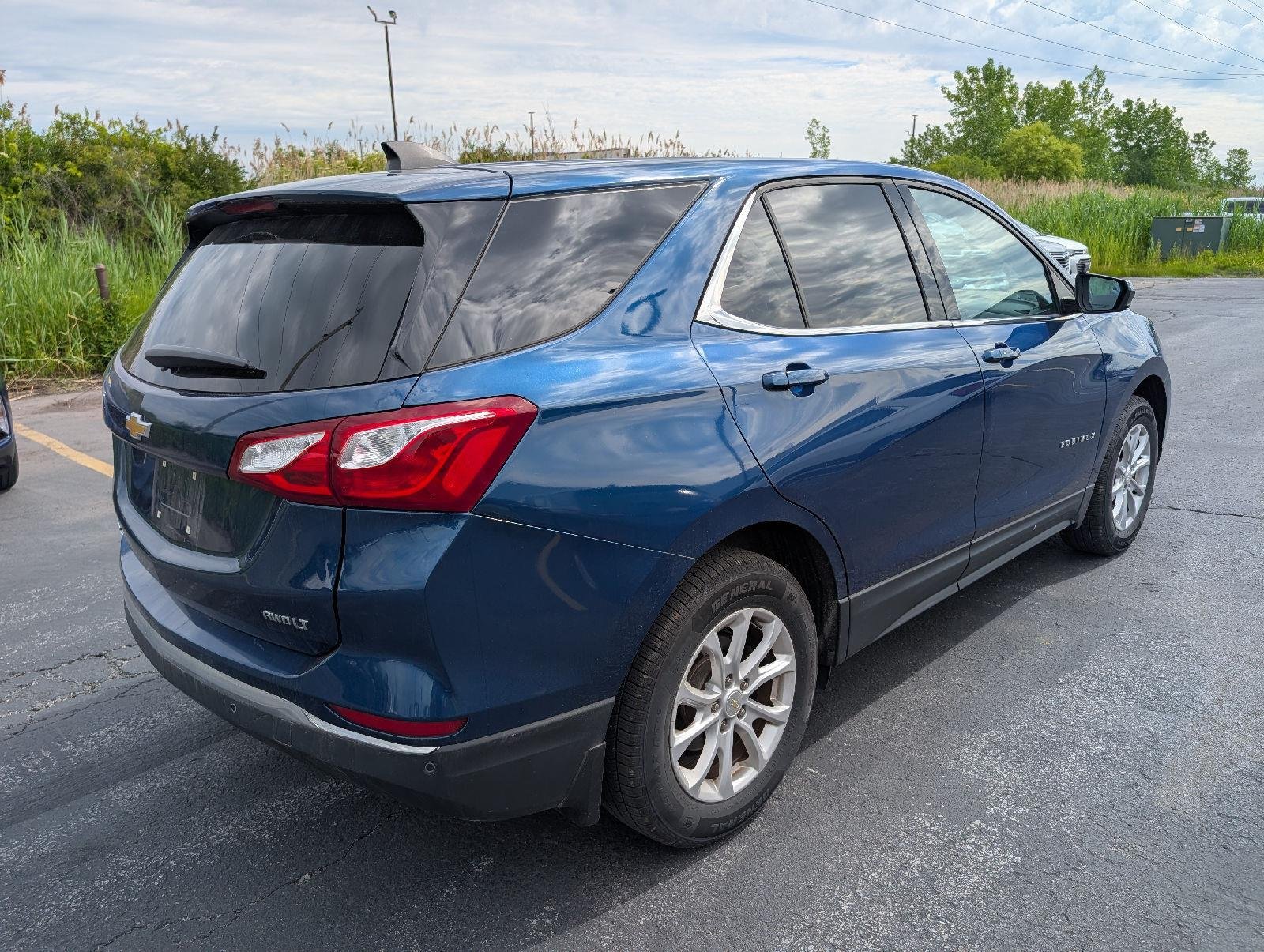 Used 2020 Pacific Blue Metallic Chevrolet LT image 8