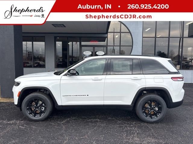 2026 Jeep Grand Cherokee Laredo Altitude