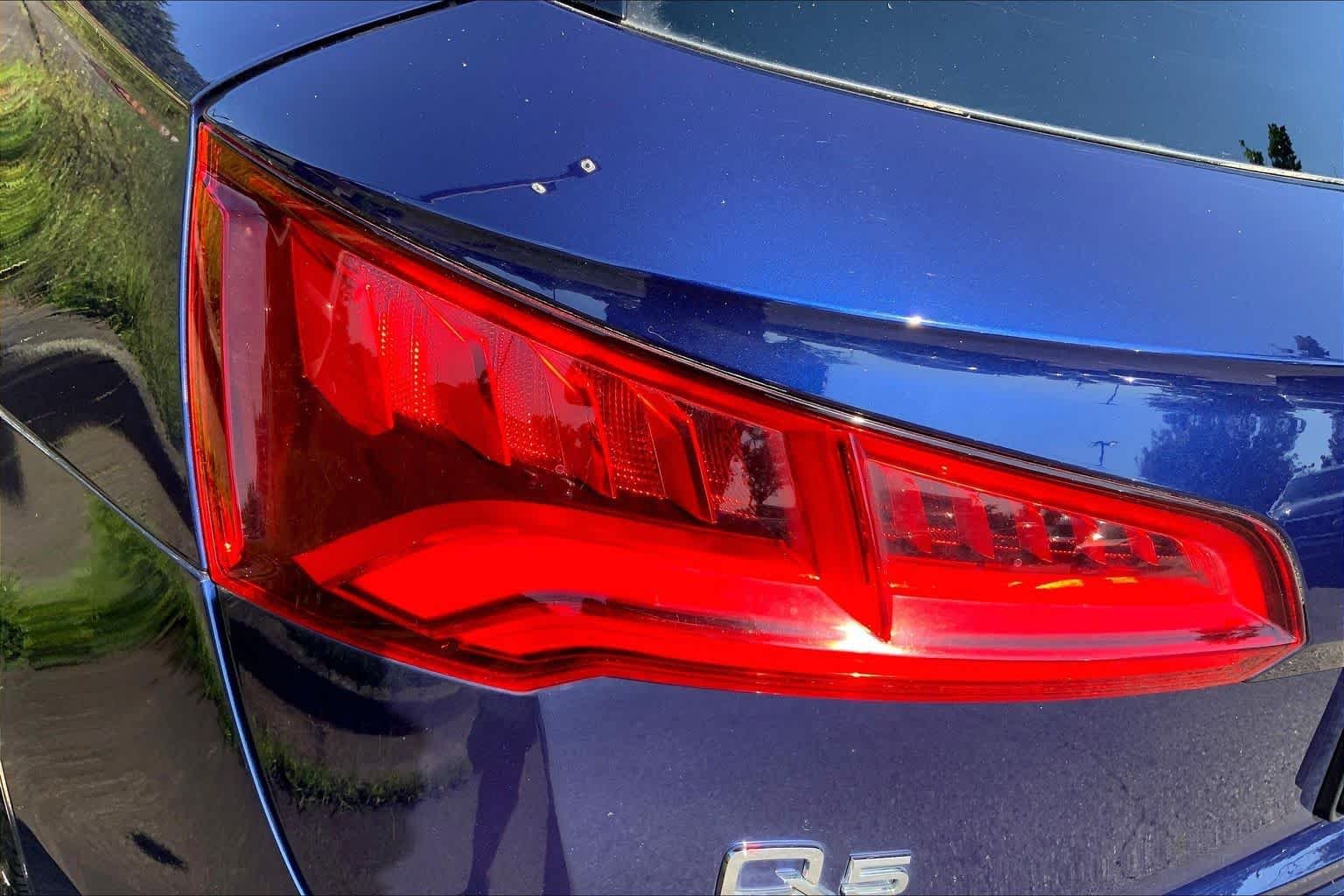 Used 2018 Moonlight Blue Metallic Audi Premium Plus image 28