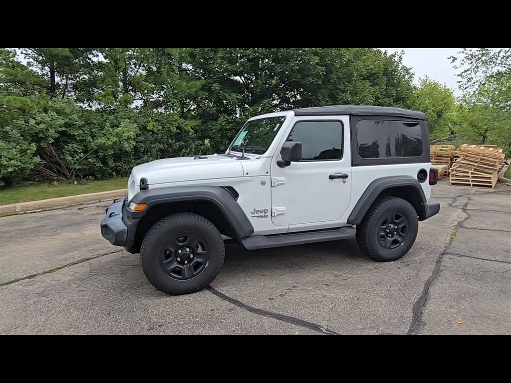 Used 2018 White Jeep Sport image 4